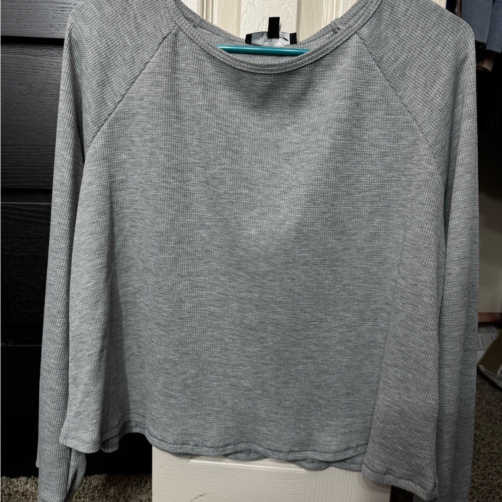Lulu's Gray Crop Long Sleeve